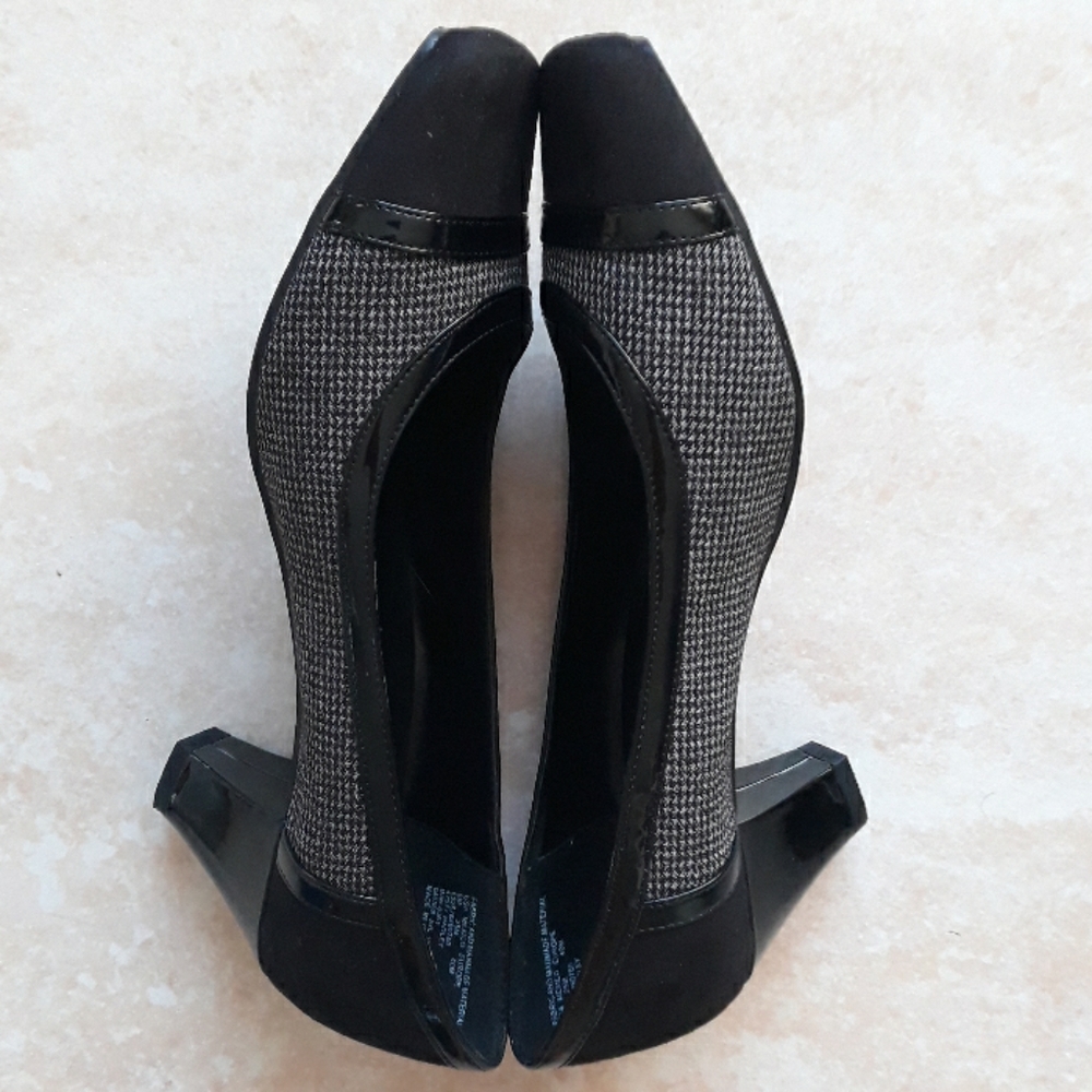 *Host Pick*Covington cute shoes - Picture 3 of 8